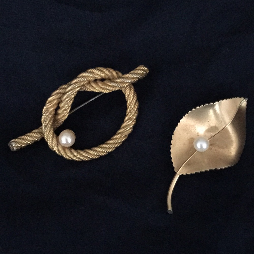 2 Vintage Krementz cultured pearl brooch brooches